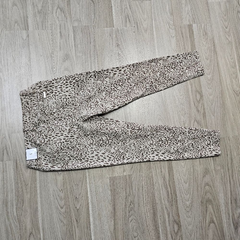 WHITE HOUSE BLACK MARKET The Skinny Crop Jeans Size 4P Beige Brown Animal Print - Picture 10 of 10